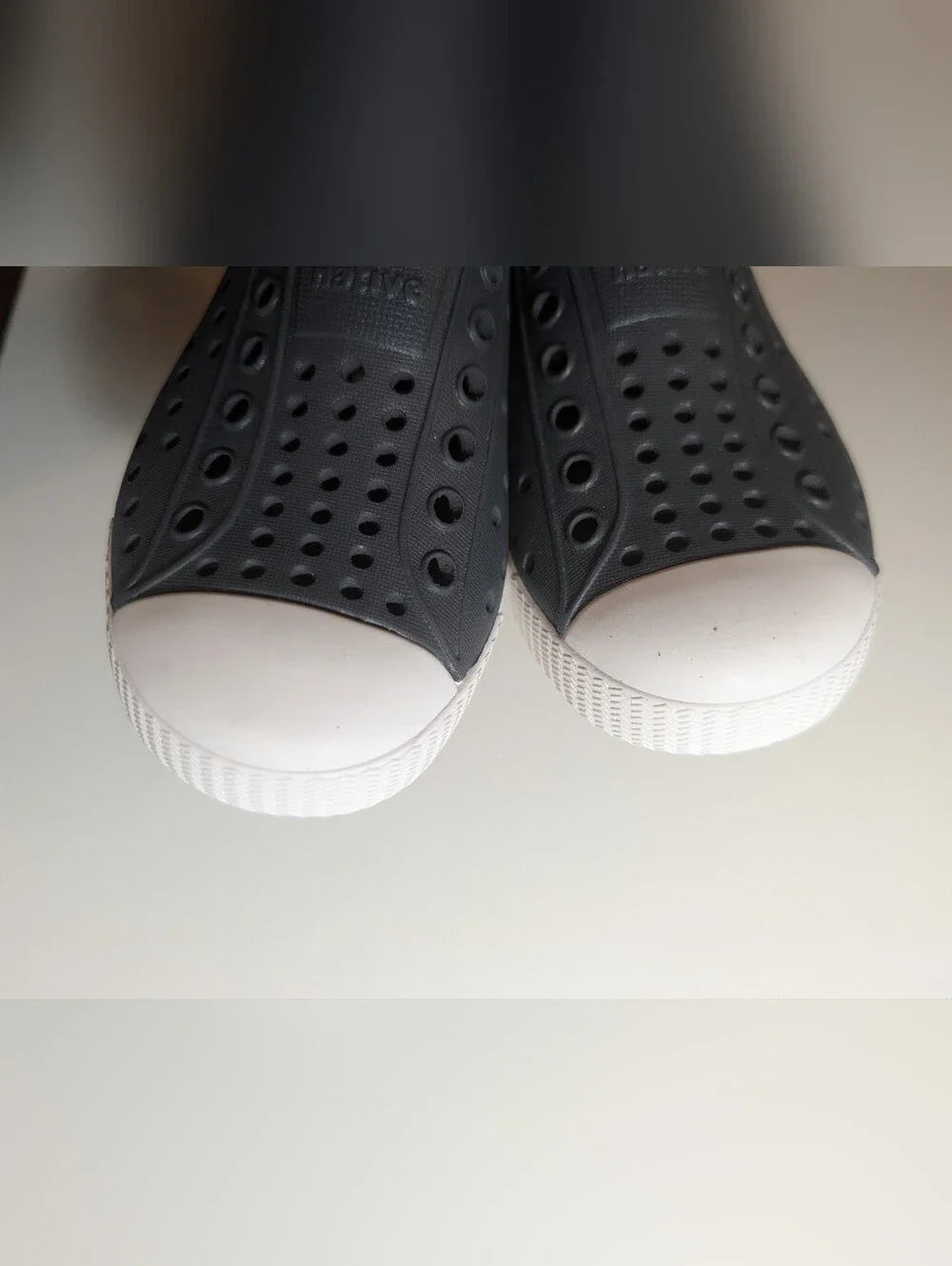 Native Kids Water Shoes in Gravity Grey with White Toe Caps Child 7 NWT